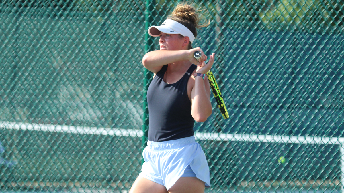 Tennis Begins Spring Season Against Dubuque